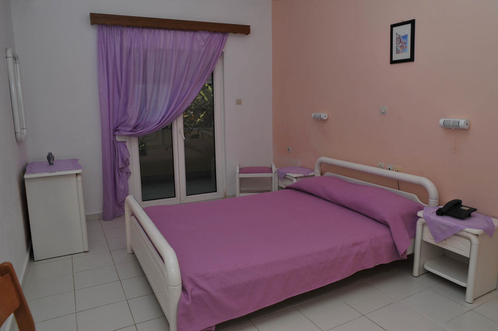 Efstathia Hotel Xirokambos  Quarto foto