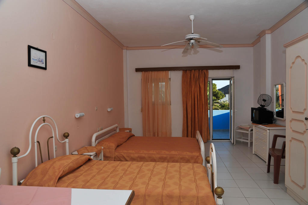 Efstathia Hotel Xirokambos  Quarto foto